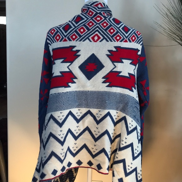 Warm red and blue patterned tribal sweater - Picture 2 of 4